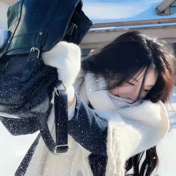 橙色女孩